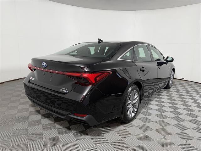 Used 2019 Toyota Avalon XLE w/ Moonroof Package FWD image 5