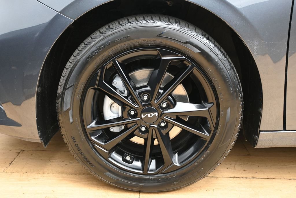 Used 2024 Kia Forte LXS FWD image 11