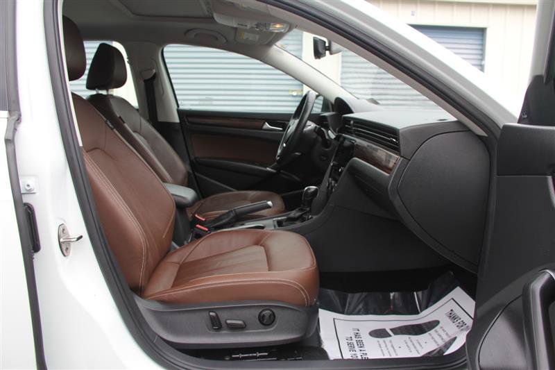 Used 2022 Volkswagen Passat 2.0T FWD image 20