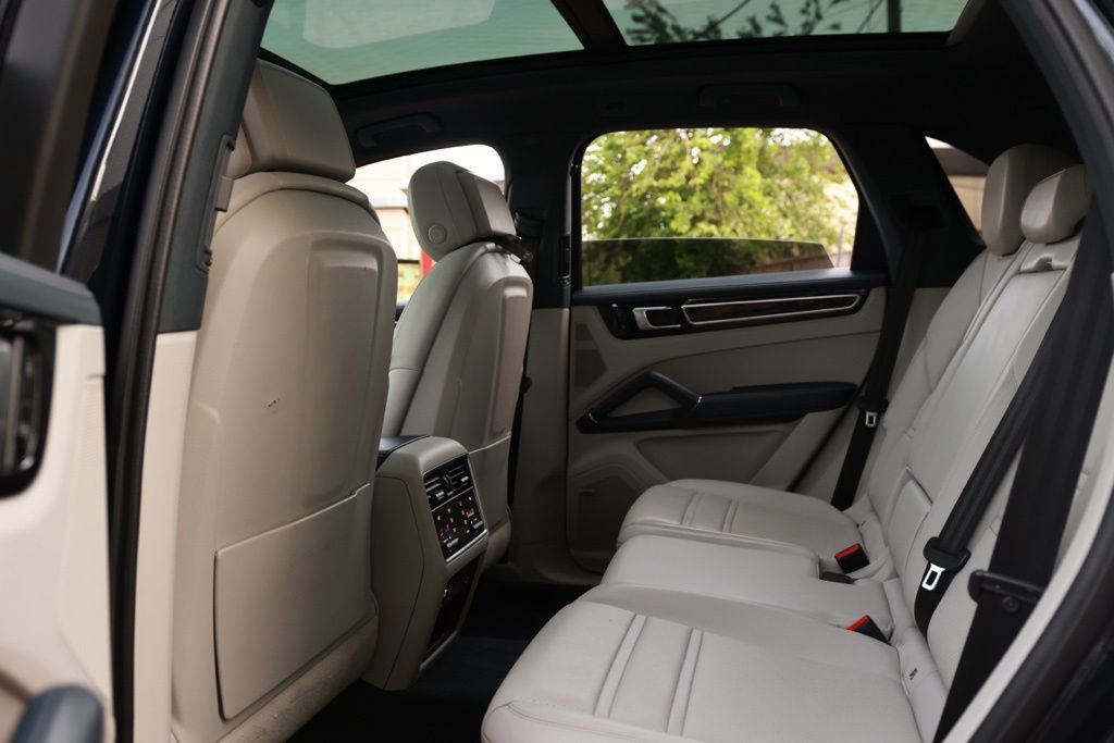 Used 2021 Porsche Cayenne E-Hybrid AWD/4WD image 22