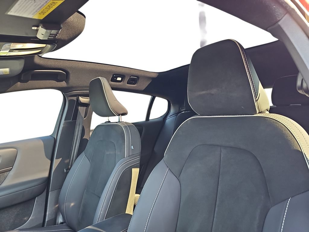 Used 2023 Volvo C40 P8 Recharge Ultimate AWD/4WD image 29