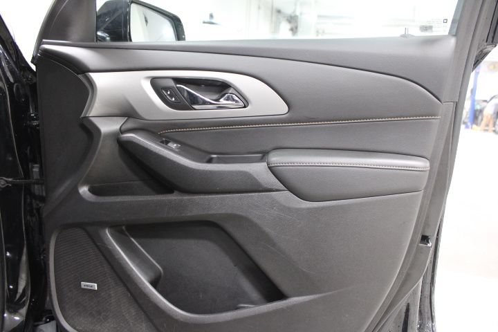 Used 2020 Chevrolet Traverse LT w/ LT Premium Package AWD/4WD image 25