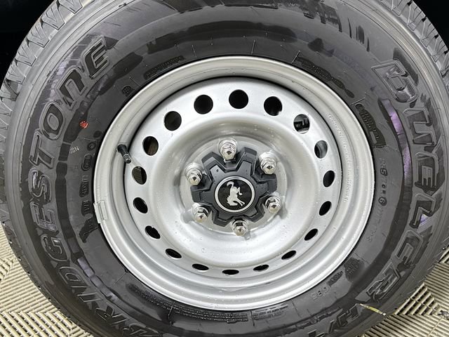 New 2025 Ford Bronco 4-Door image 28