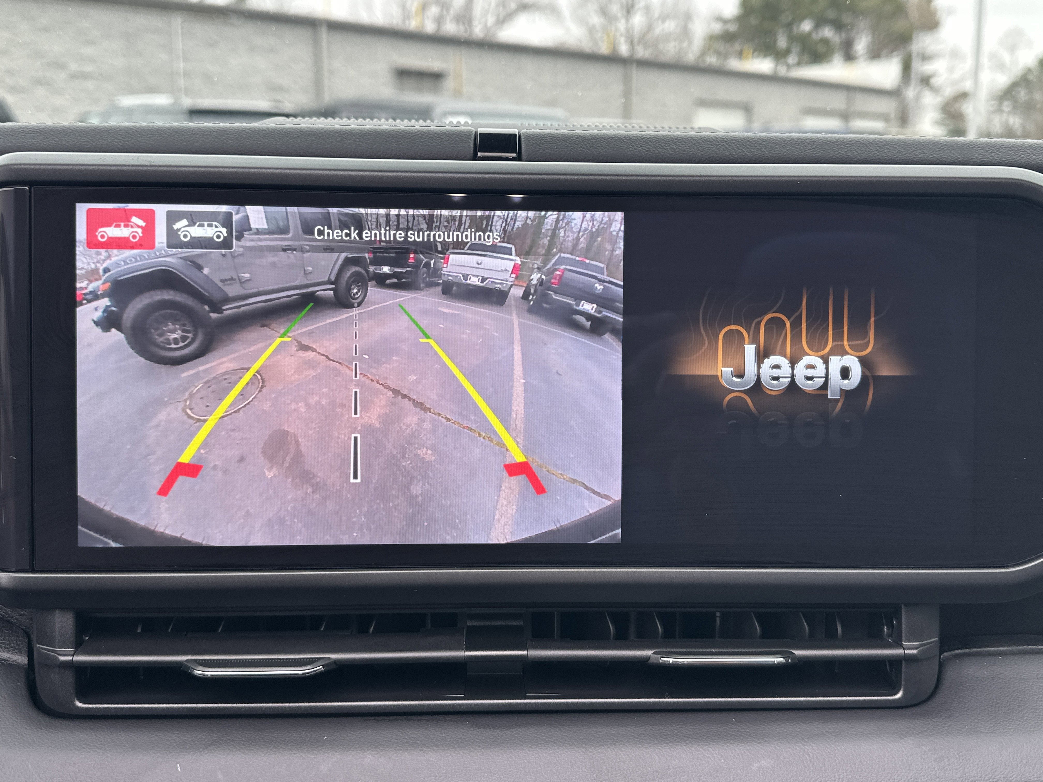 Used 2025 Jeep Wrangler Sahara w/ Safety Group image 31