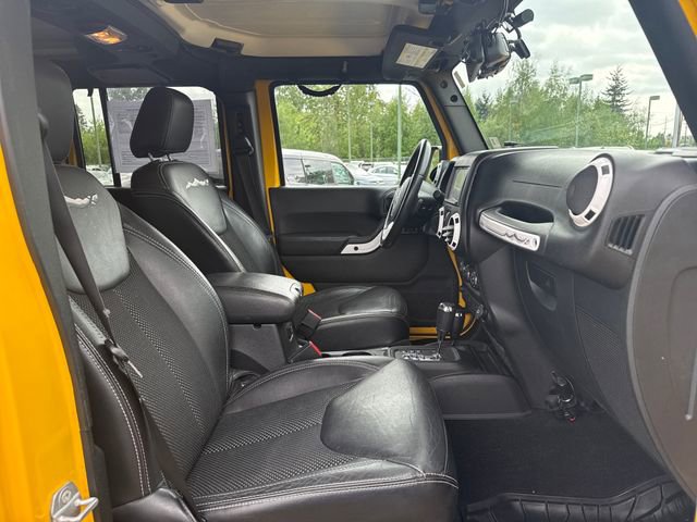 Used 2015 Jeep Wrangler Unlimited Sahara AWD/4WD image 9