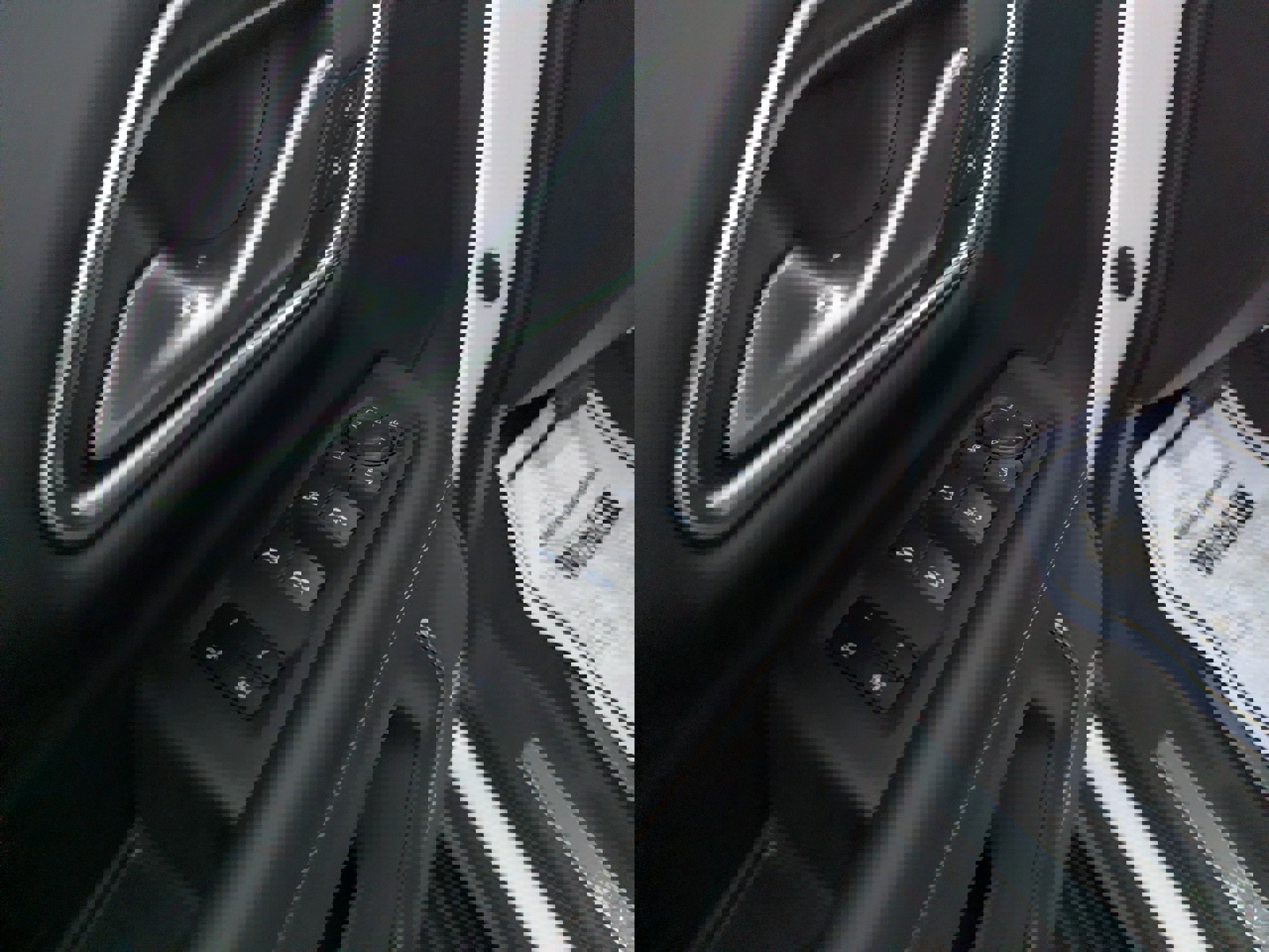 Used 2022 GMC Yukon SLT w/ SLT Luxury Plus Package image 11