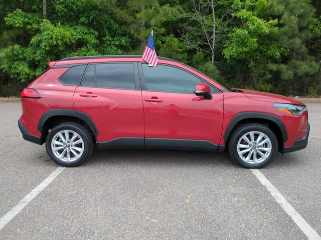 Used 2022 Toyota Corolla Cross LE FWD image 3