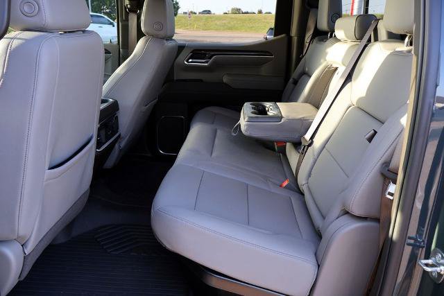 Used 2025 Chevrolet Silverado 1500 LTZ AWD/4WD image 16