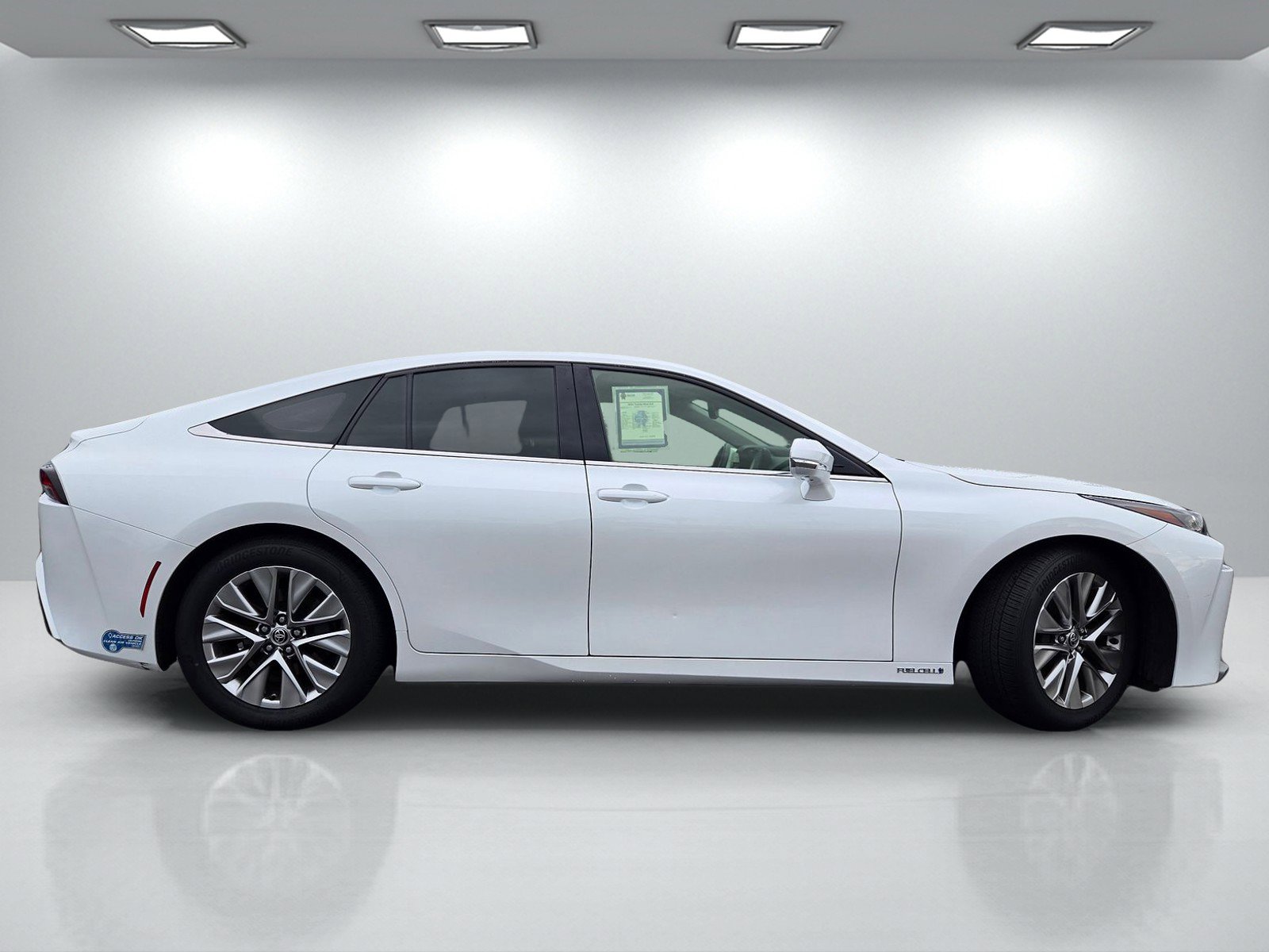 Used 2021 Toyota Mirai XLE w/ Advanced Technology Package image 3