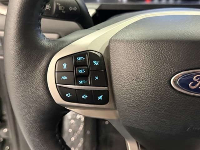 Used 2023 Ford Explorer XLT w/ Equipment Group 202A AWD/4WD image 16