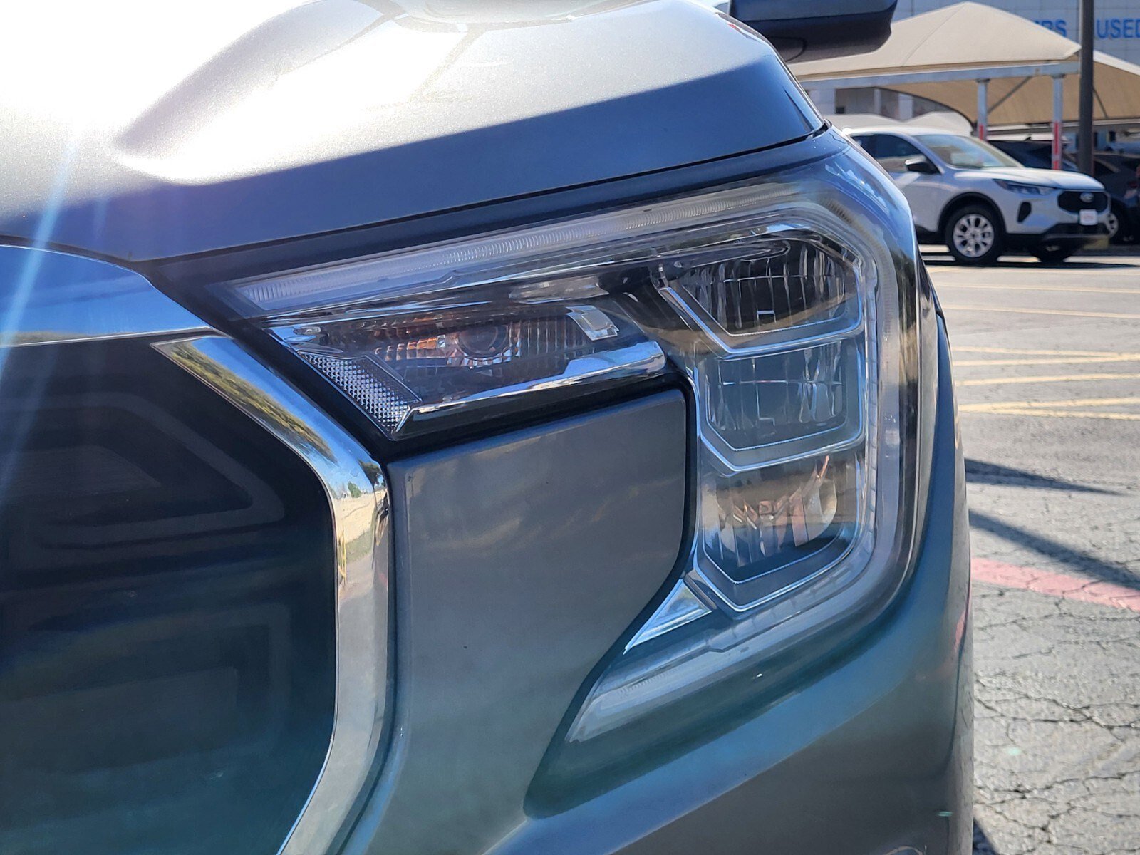 Used 2023 GMC Terrain SLE w/ Driver Convenience Package image 11