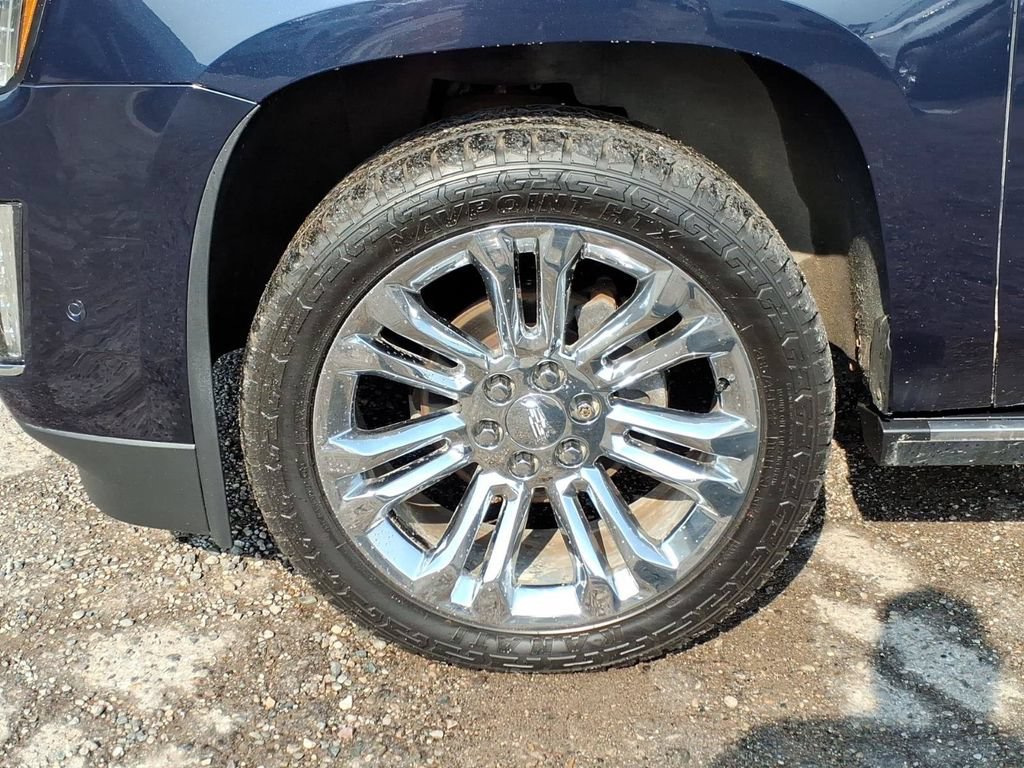 Used 2019 Cadillac Escalade Premium Luxury w/ LPO, Radiant Package AWD/4WD image 9
