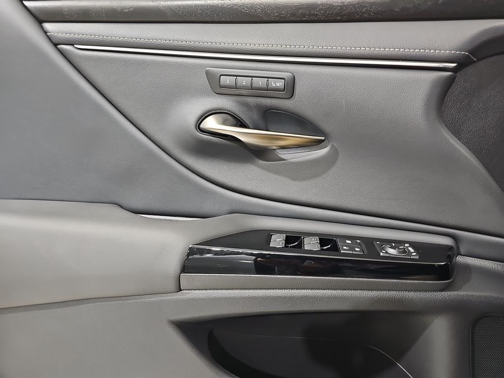 Certified 2025 Lexus ES 300h w/ Premium Package FWD image 25