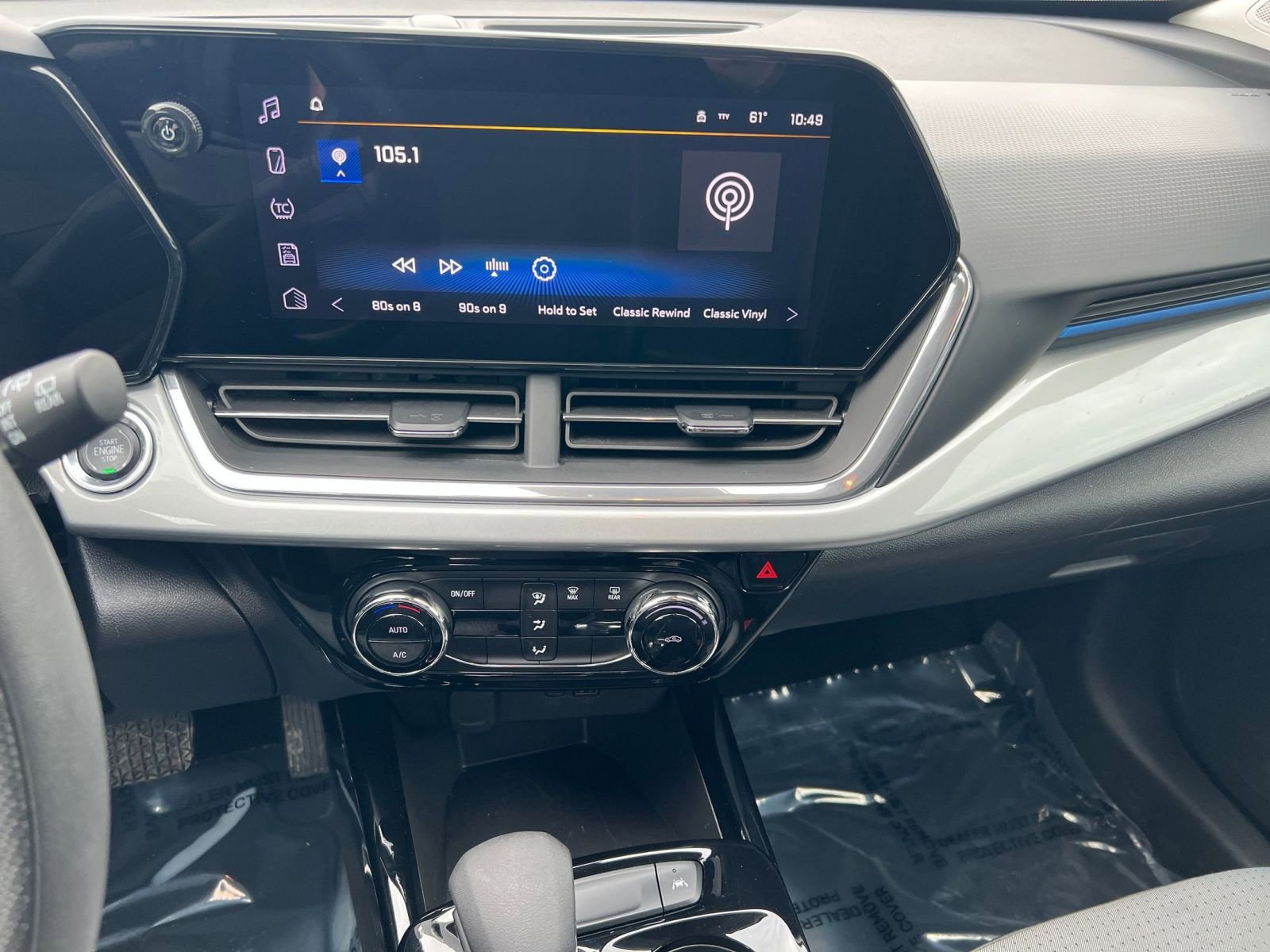 Used 2025 Chevrolet Trax LT image 21