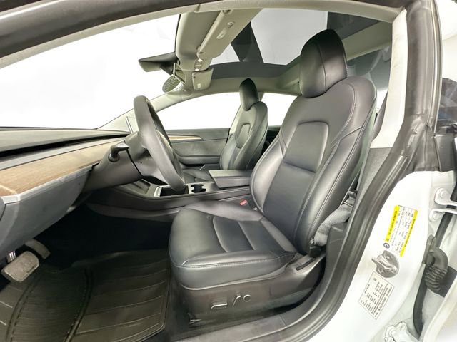 Used 2023 Tesla Model 3 Standard Range image 4