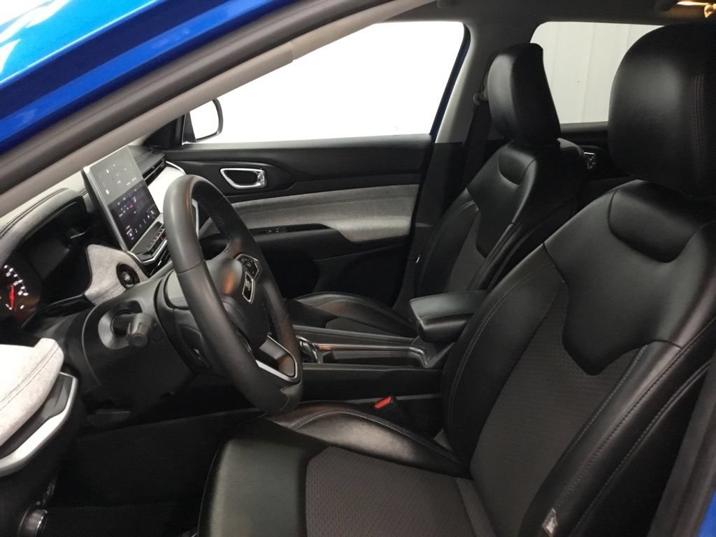 Used 2022 Jeep Compass Latitude AWD/4WD image 10
