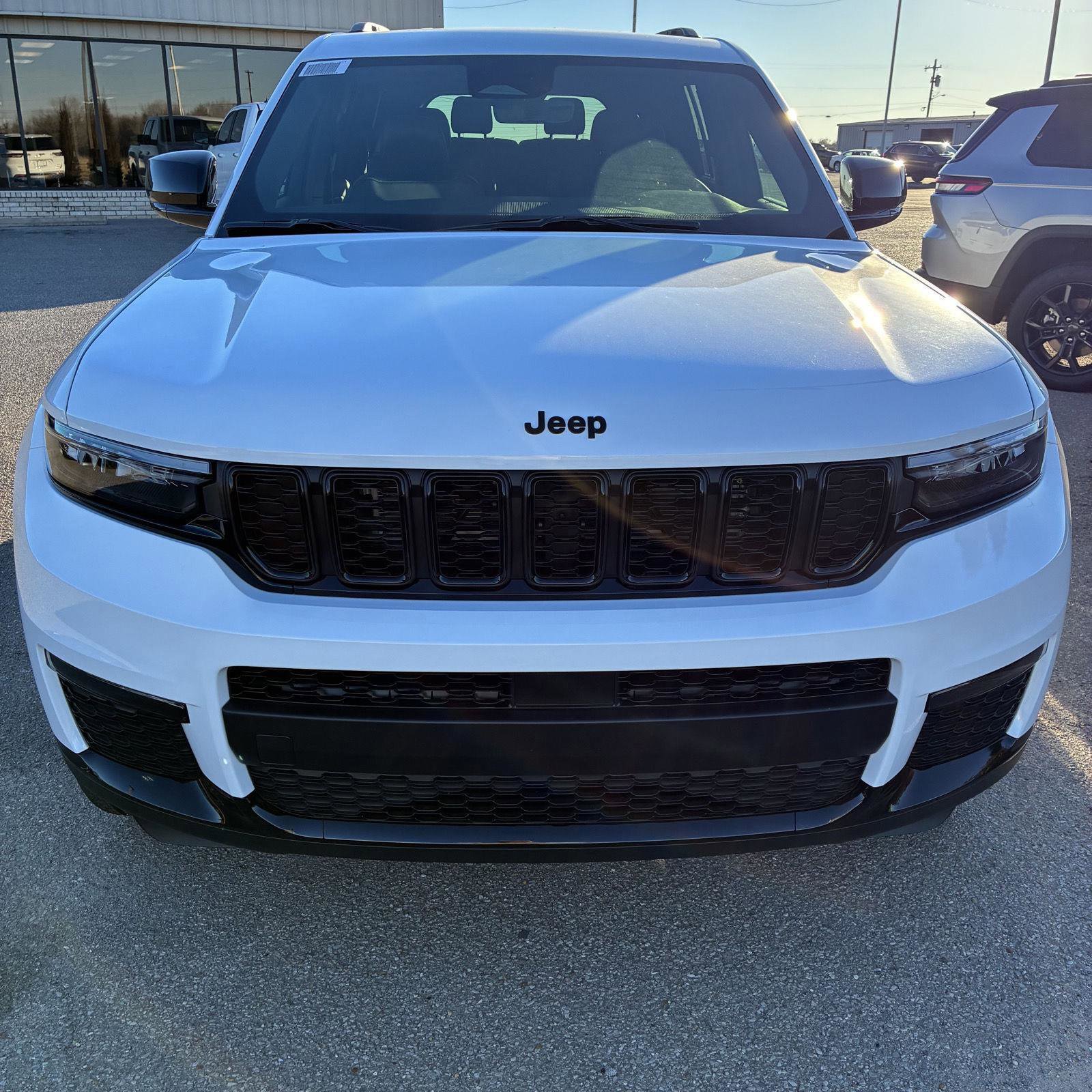 New 2025 Jeep Grand Cherokee L Limited w/ Black Appearance Package image 12
