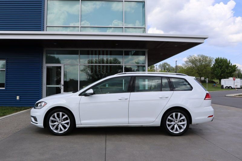 Used 2018 Volkswagen Golf SEL image 6