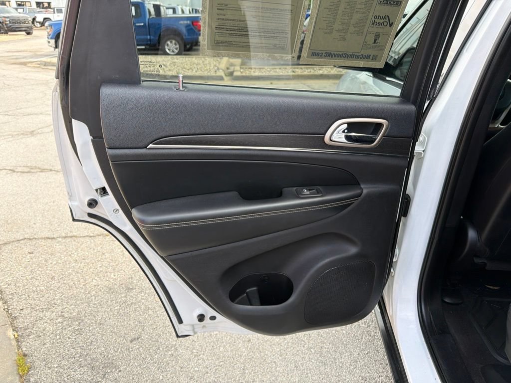 Used 2015 Jeep Grand Cherokee Limited AWD/4WD image 19