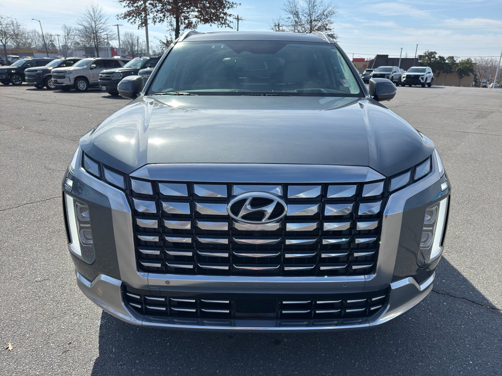 Used 2025 Hyundai Palisade Calligraphy image 2