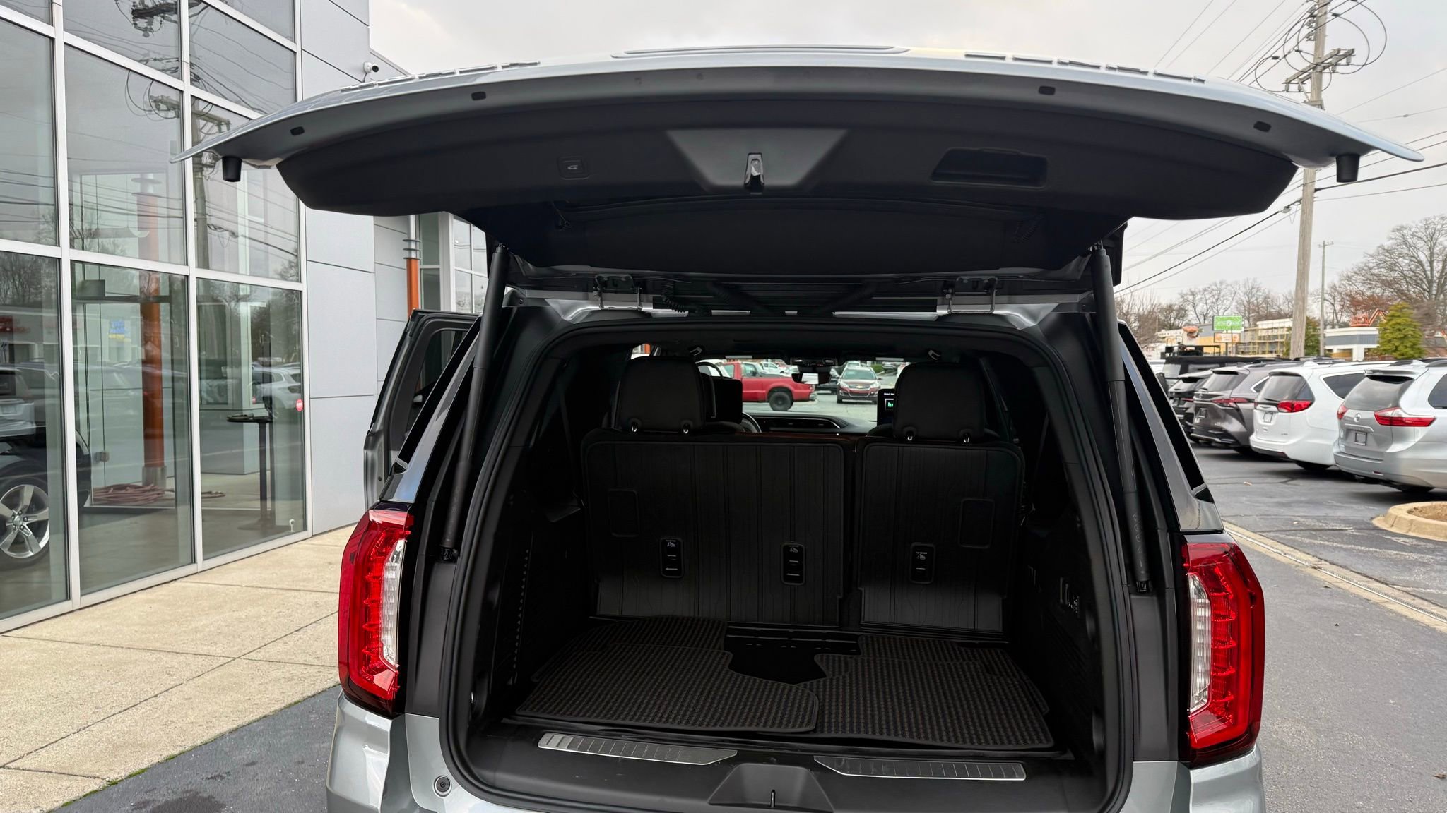 Used 2024 GMC Yukon XL Denali Ultimate image 35