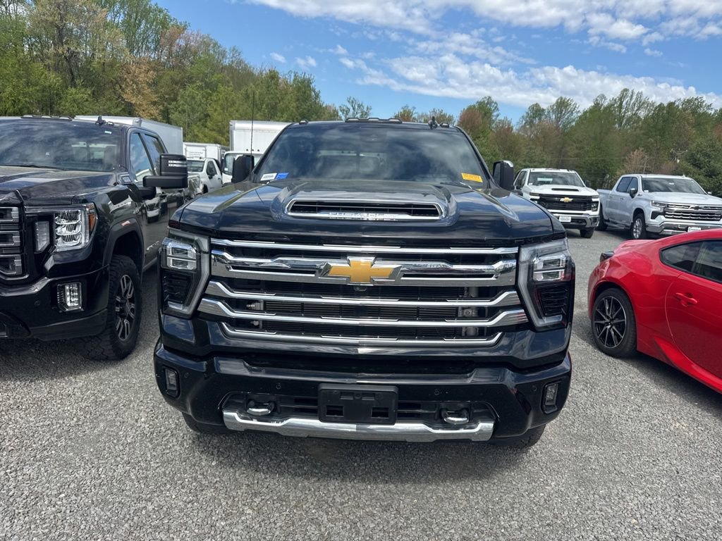 Used 2024 Chevrolet Silverado 2500 High Country w/ High Country Premium Package image 2