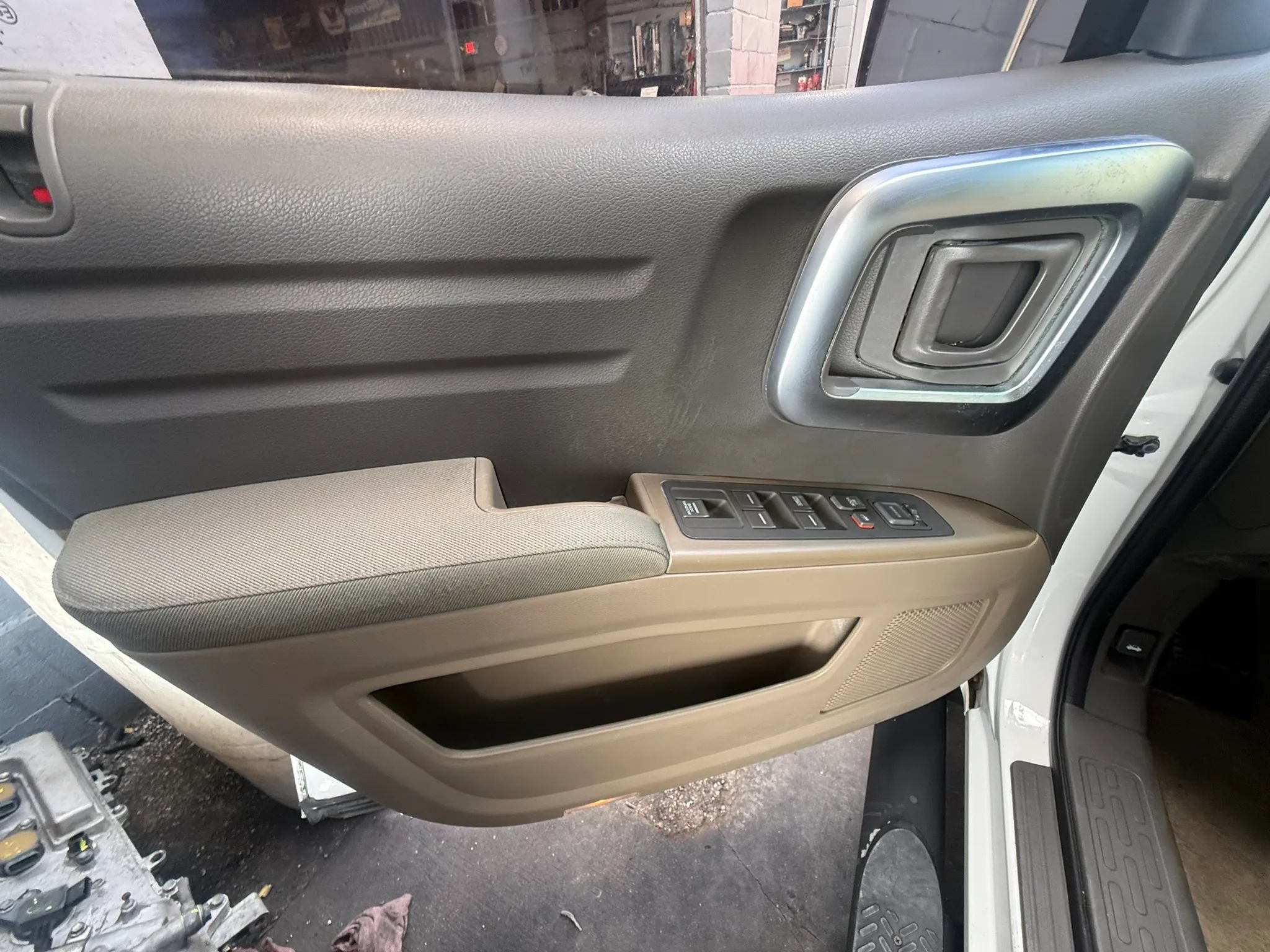 Used 2008 Honda Ridgeline RTX image 11