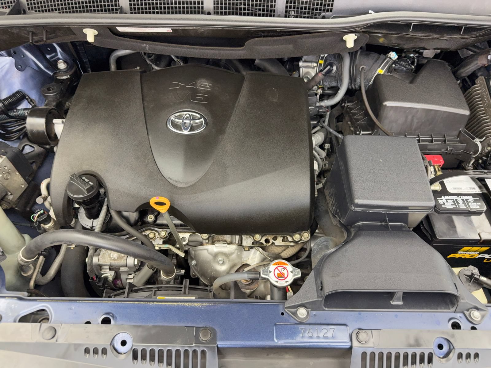 Used 2018 Toyota Sienna LE w/ Carpet Mat Package FWD image 53