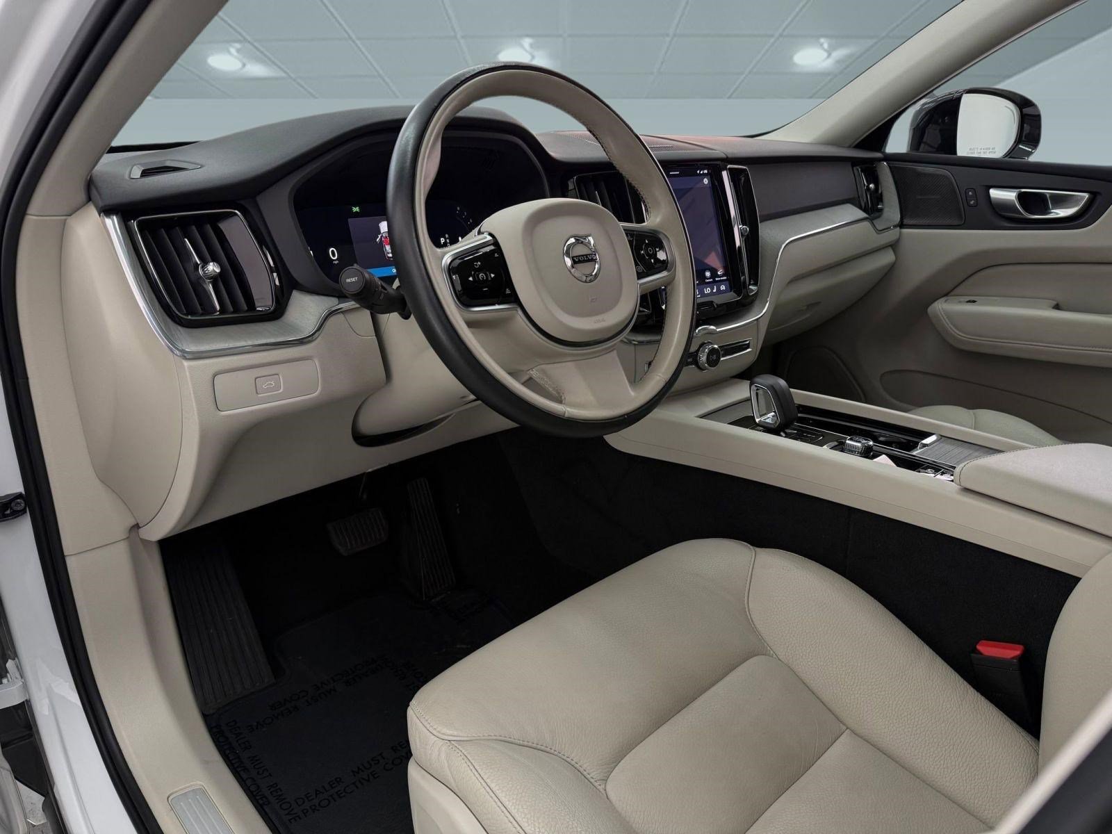 Used 2024 Volvo XC60 B5 Plus w/ Protection Package Premier image 4