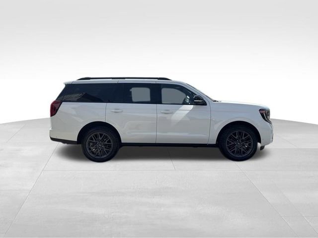 Used 2025 Ford Expedition Platinum w/ Stealth Performance Package AWD/4WD image 8