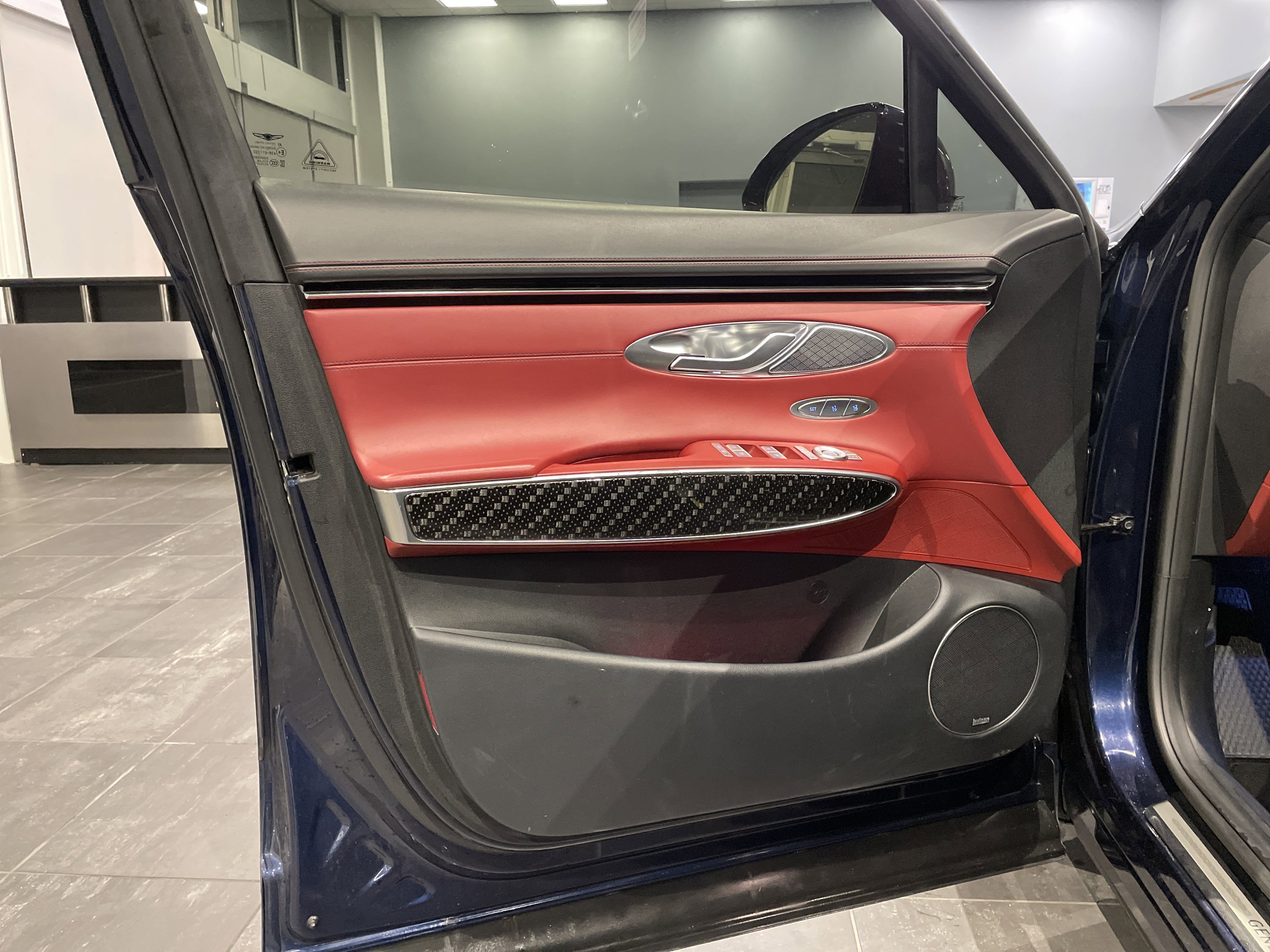 Used 2022 Genesis GV70 3.5T Sport w/ Sport Prestige Package image 14