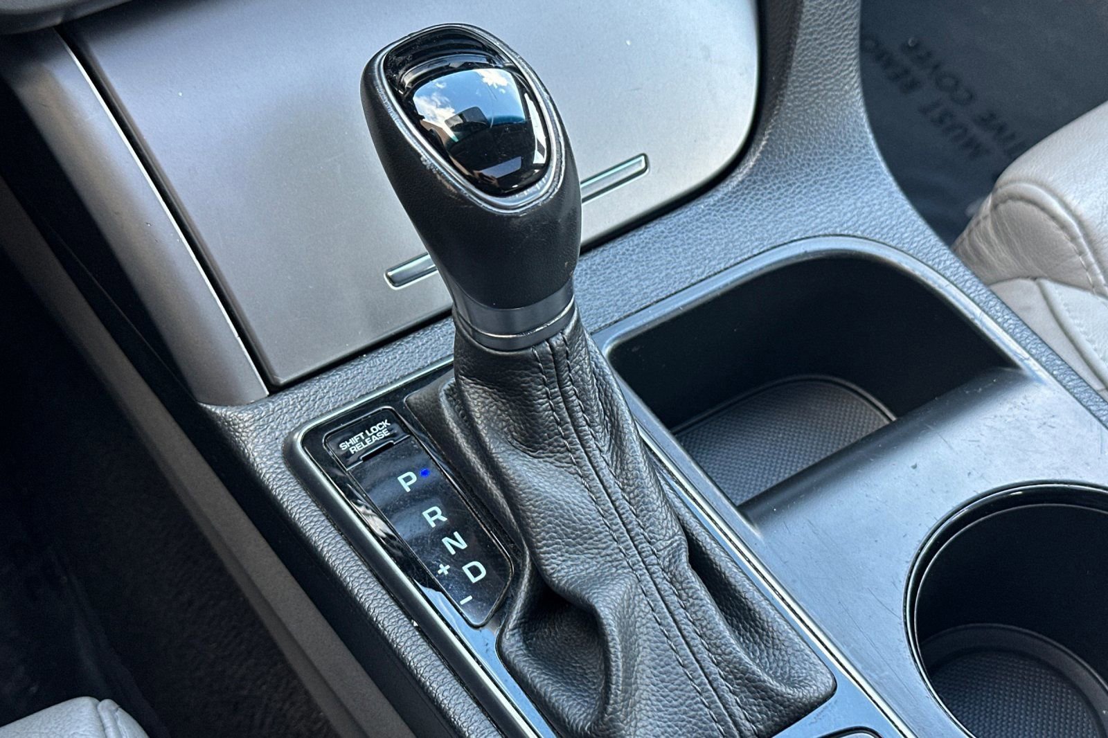 Used 2017 Hyundai Sonata Sport w/ Value Edition Package 02 image 24