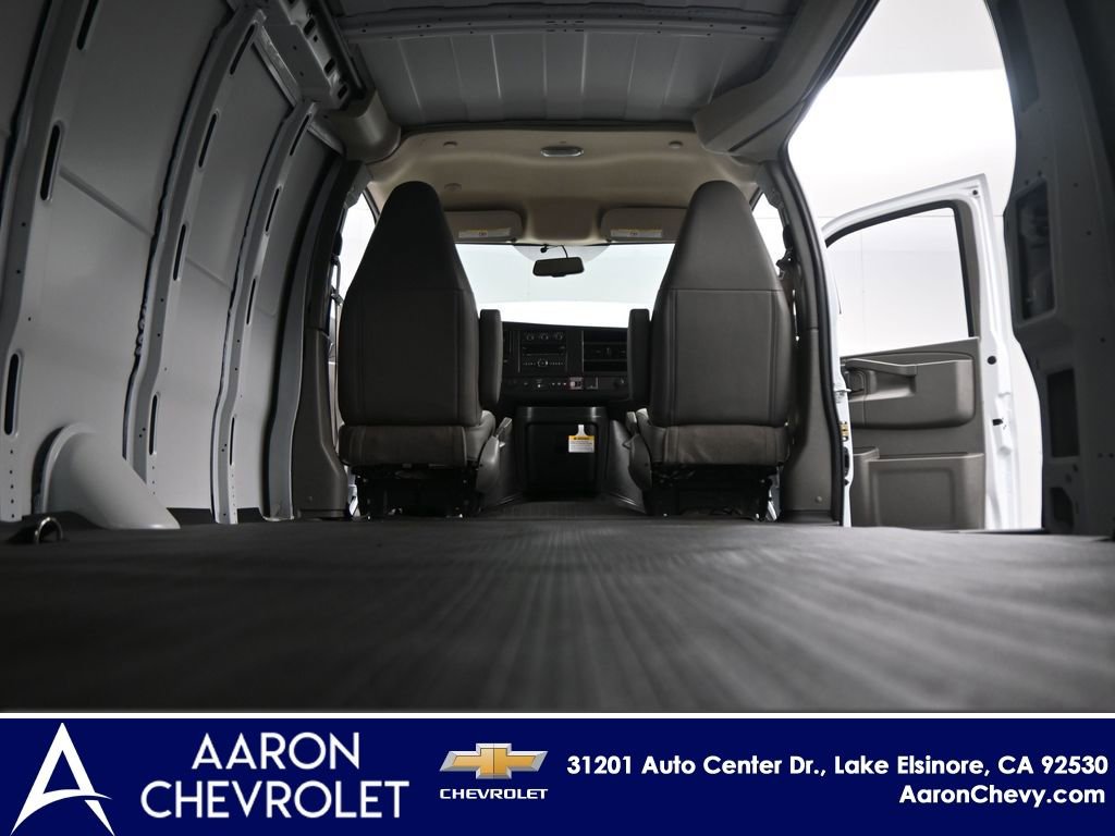 New 2025 Chevrolet Express 3500 Extended w/ Driver Convenience Package image 27