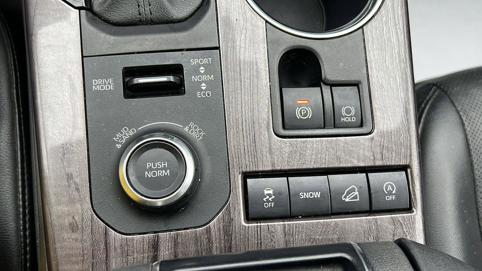 Used 2020 Toyota Highlander Limited image 27