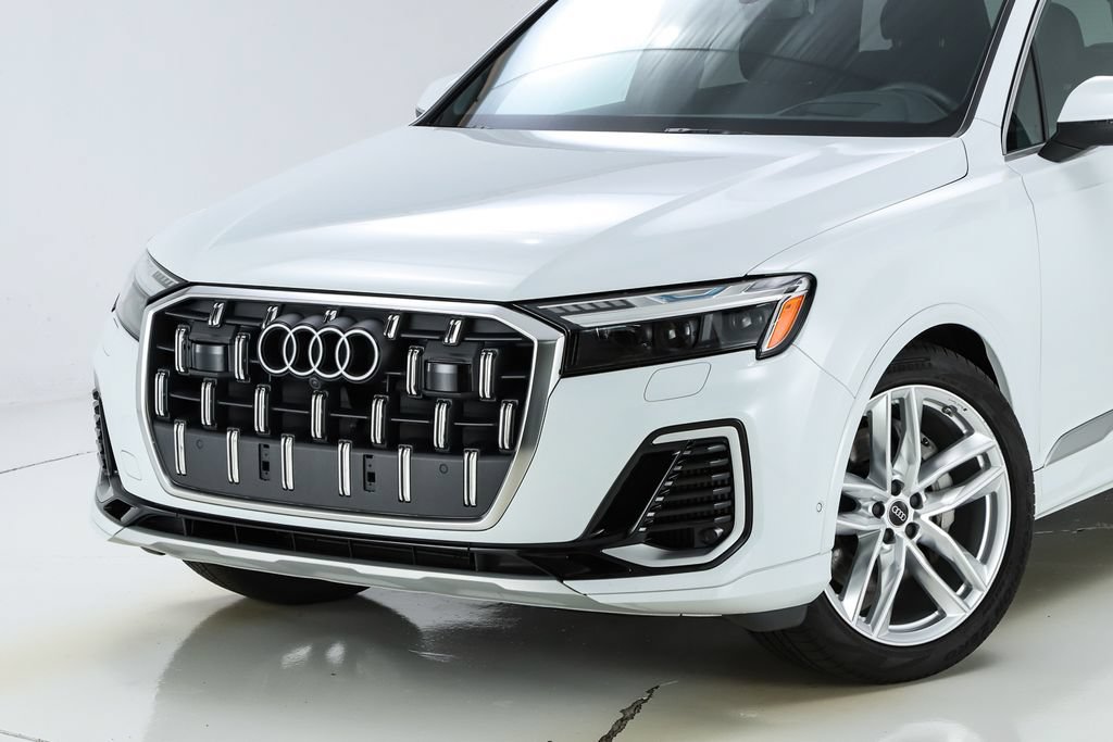 Used 2025 Audi Q7 3.0T Prestige w/ Prestige Package AWD/4WD image 2