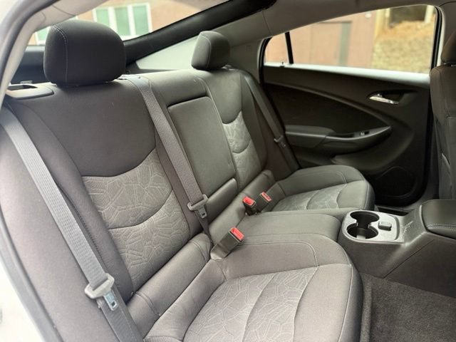 Used 2018 Chevrolet Volt LT FWD image 34