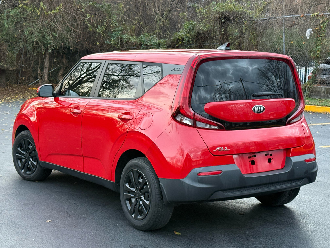 Used 2021 Kia Soul LX image 3