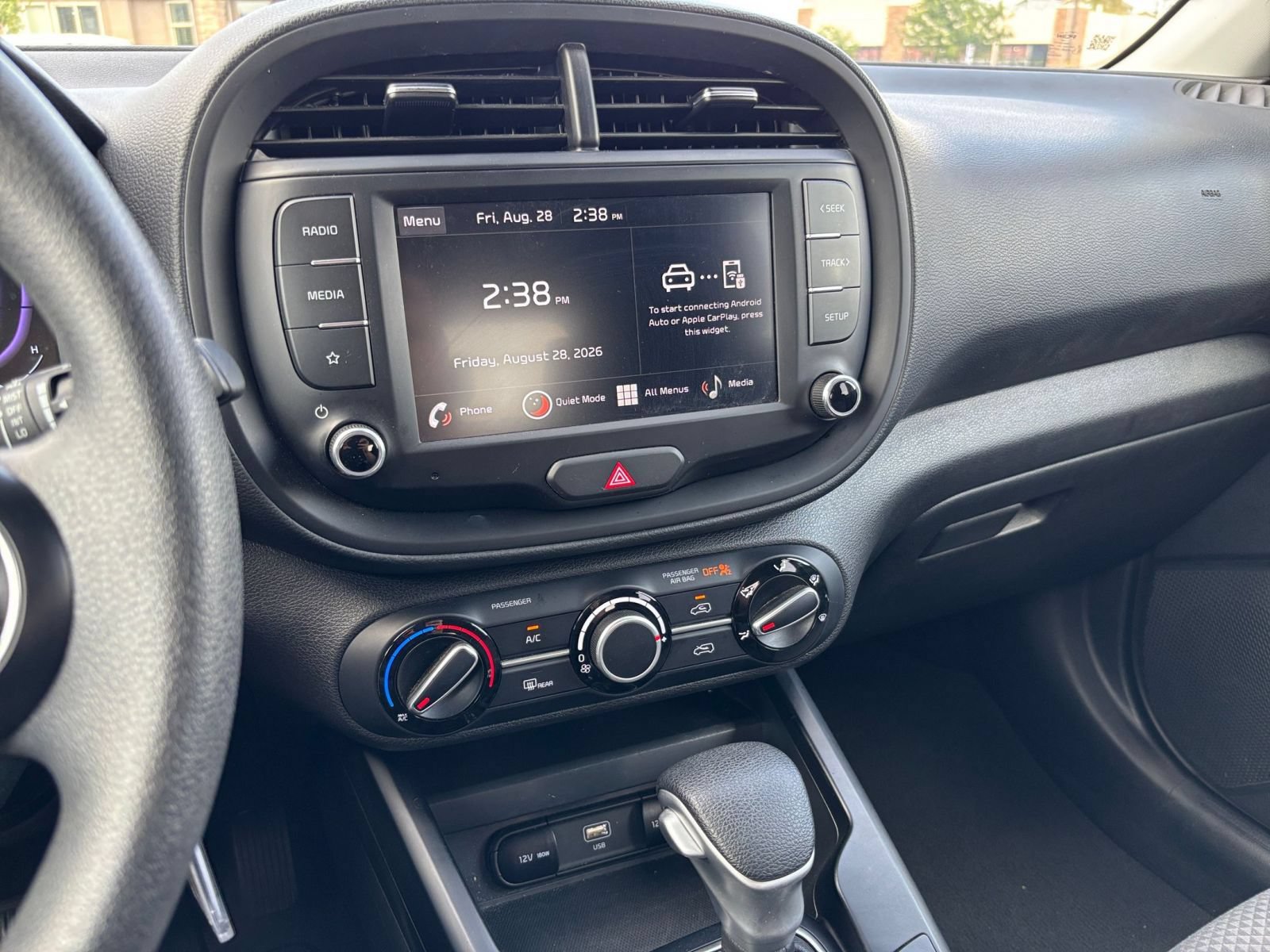 Used 2025 Kia Soul LX w/ LX Technology Package FWD image 16