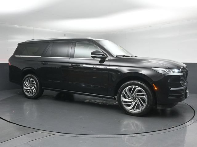 Certified 2025 Lincoln Navigator L Reserve AWD/4WD image 5