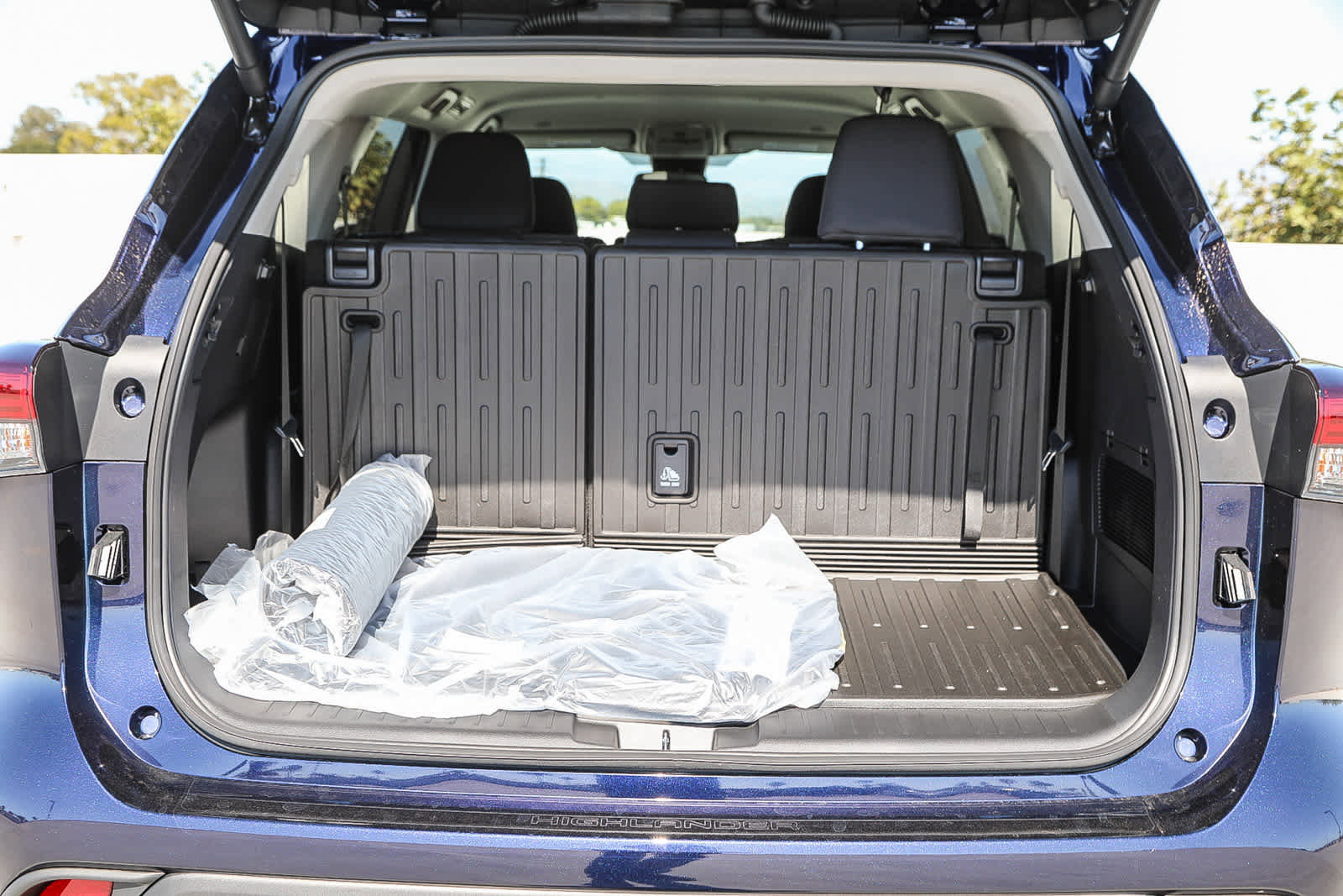 New 2025 Toyota Highlander LE image 11