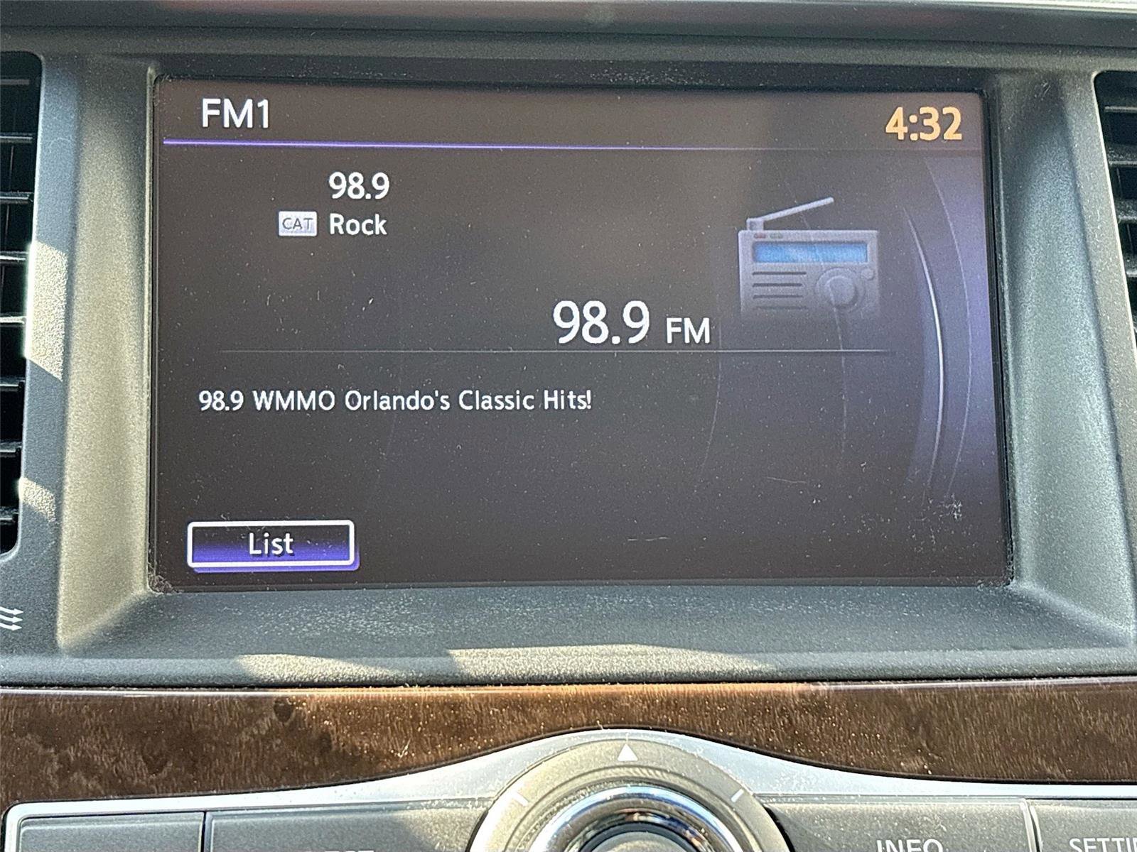 Used 2016 INFINITI QX80 Luxe w/ 22" Wheel Package image 15