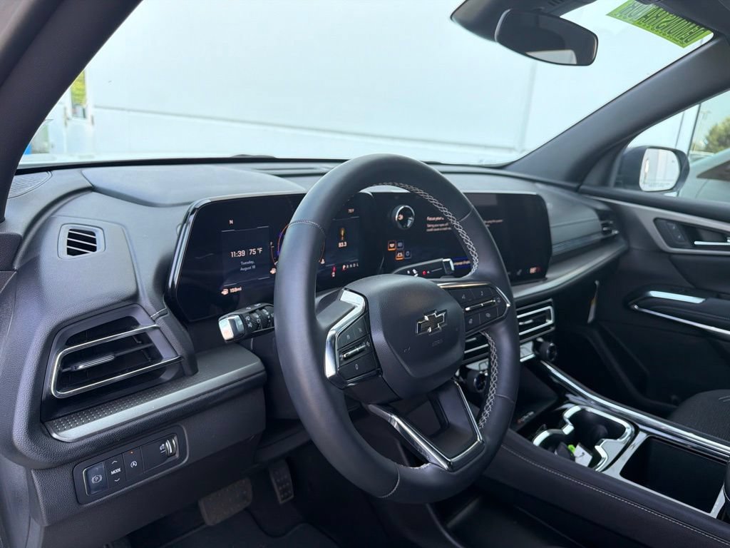Used 2025 Chevrolet Traverse LT w/ Midnight/Sport Edition FWD image 10