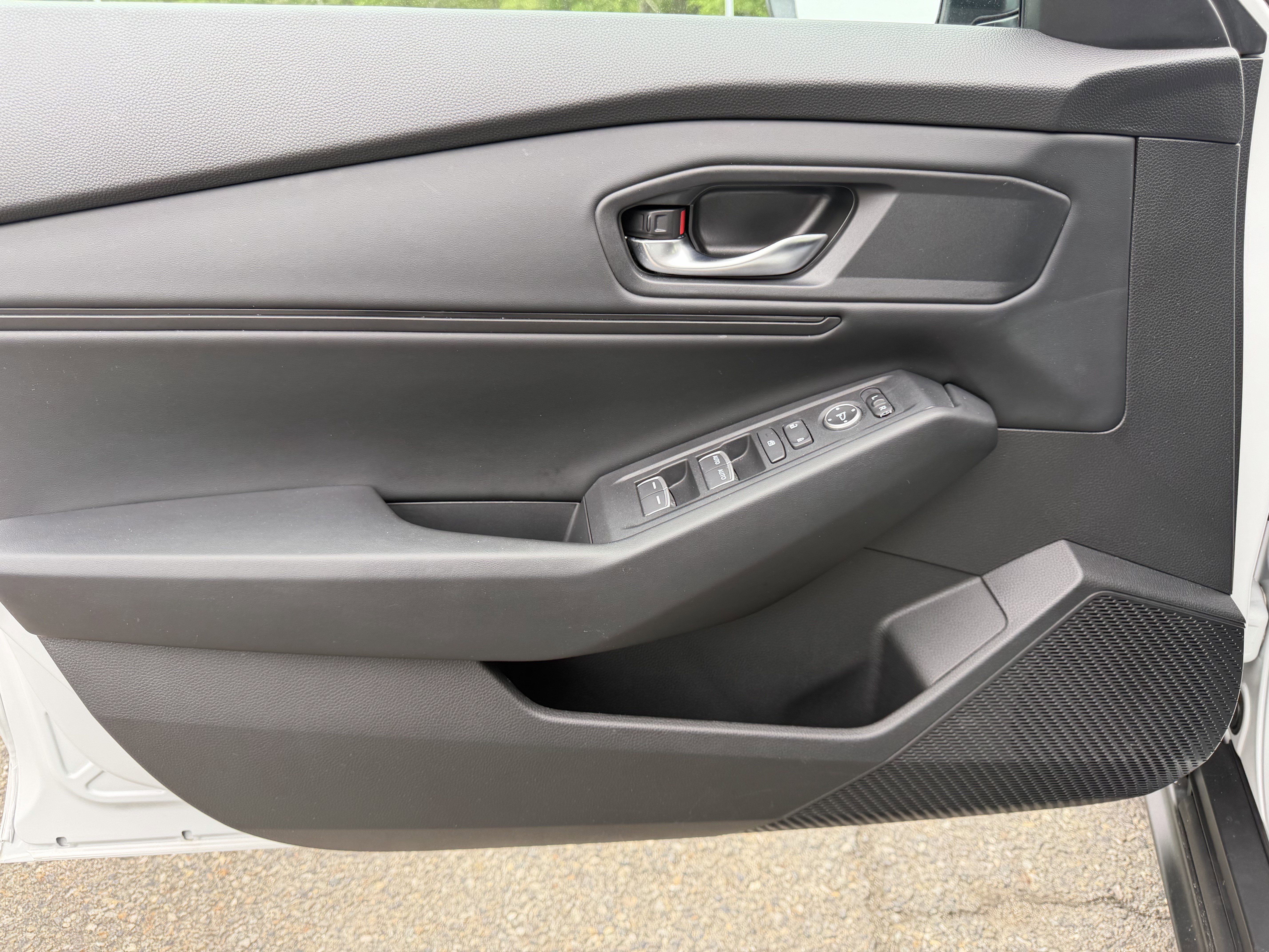 Used 2023 Honda Accord EX image 10