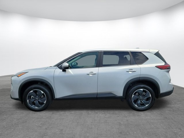 Used 2024 Nissan Rogue SV AWD/4WD image 4