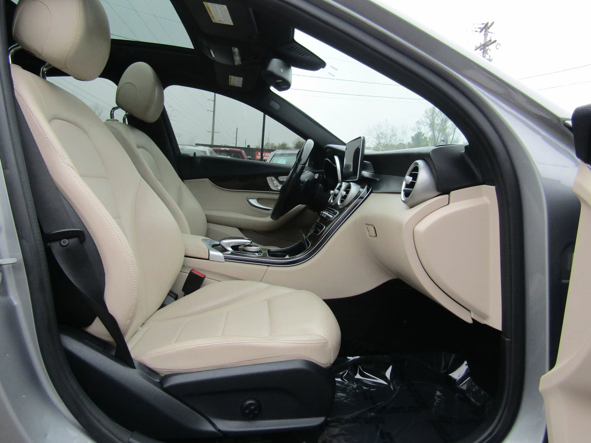 Used 2016 Mercedes-Benz C 300 4MATIC Sedan image 9