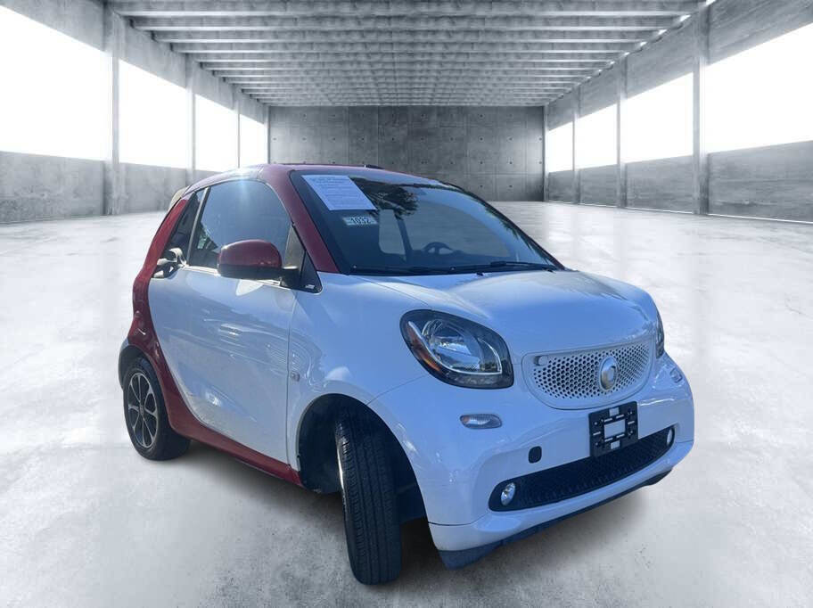 Used 2017 smart fortwo passion image 3