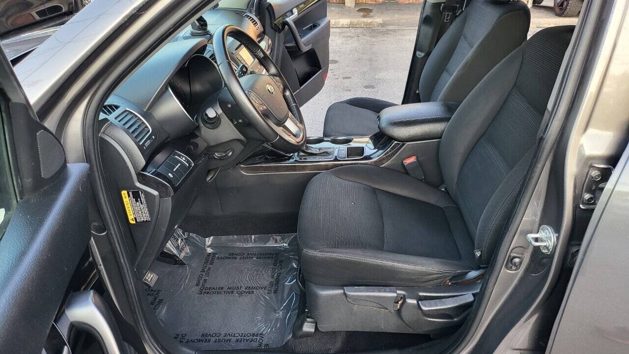 Used 2014 Kia Sorento LX w/ Touring Package (LX) FWD image 14