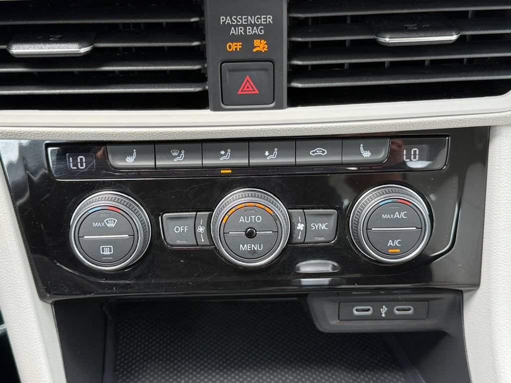 Used 2023 Volkswagen Jetta SE FWD image 16