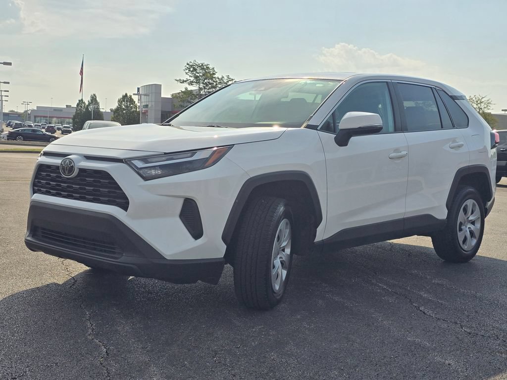 Certified 2024 Toyota RAV4 LE AWD/4WD image 11