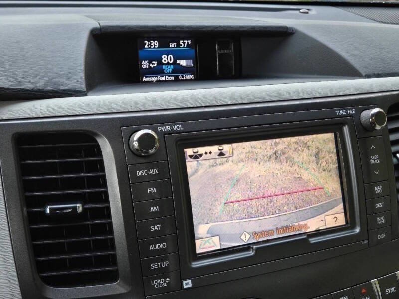 Used 2012 Toyota Sienna XLE w/ Premium Pkg FWD image 25